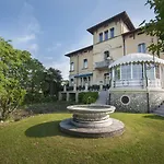 Maria 4*