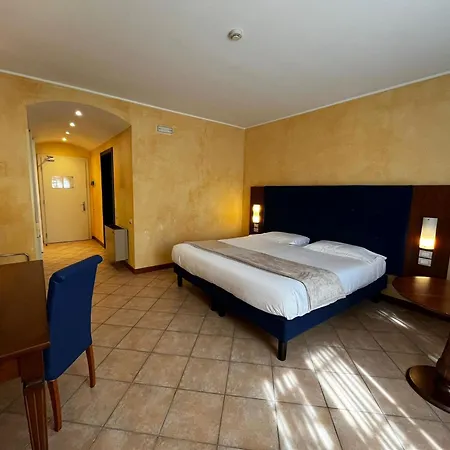 Maria Hotell 4*